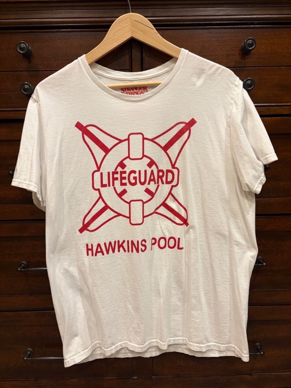 Stranger Things Lifeguard Hawkins Pool Graphic Tee Size L Netflix Official